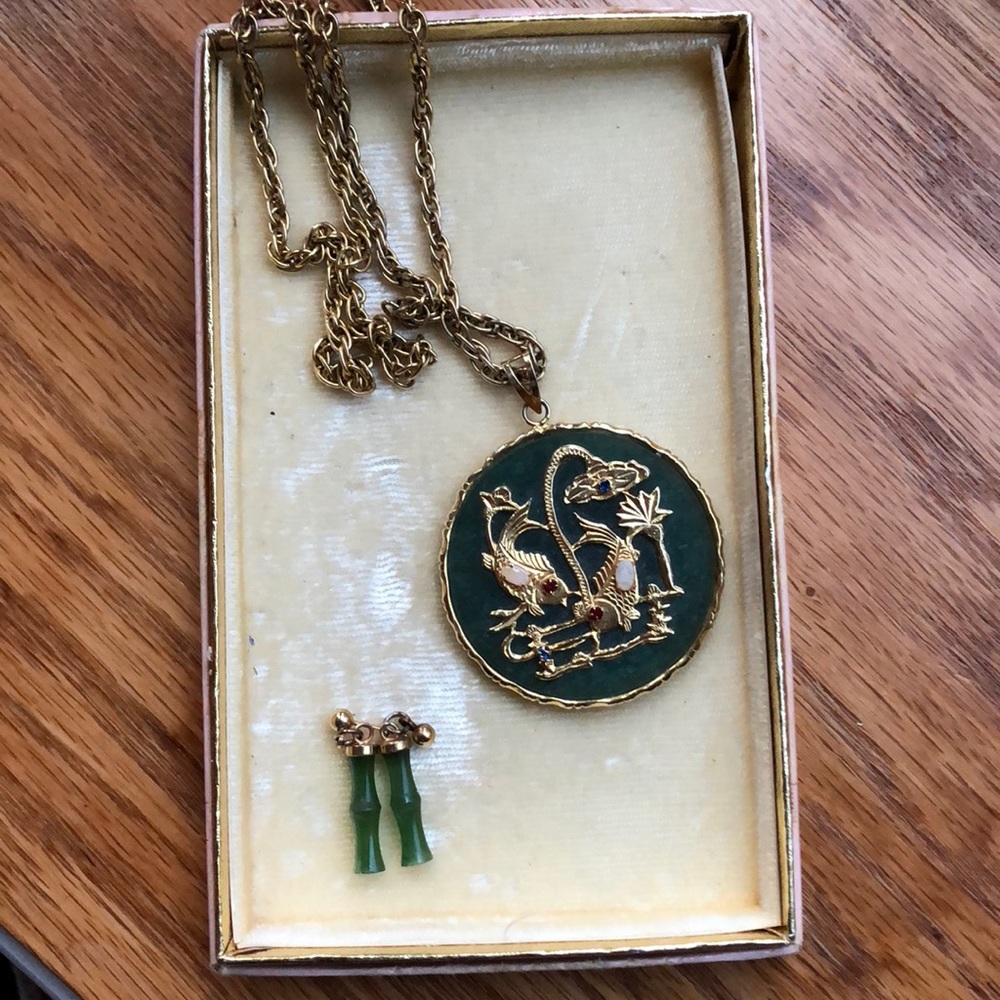 Asian jade stone 2 sided pendant/earrings